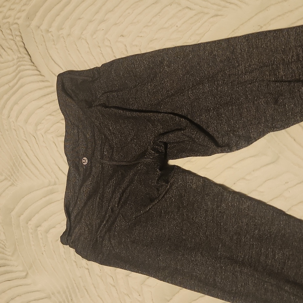 Lululemon Grey crop pants